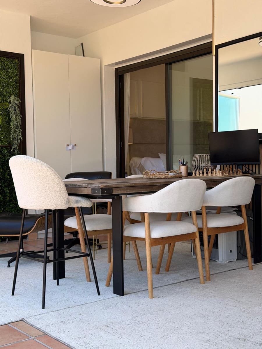 2 quarto Apartamento para arrendar em Benahavis - 2 750 € (Ref: 9975063)