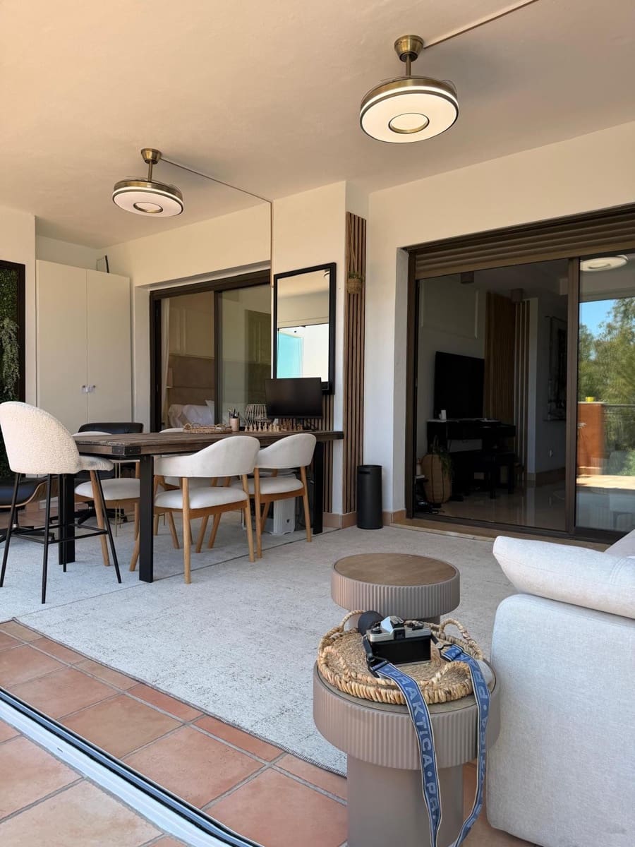 2 quarto Apartamento para arrendar em Benahavis - 2 750 € (Ref: 9975063)