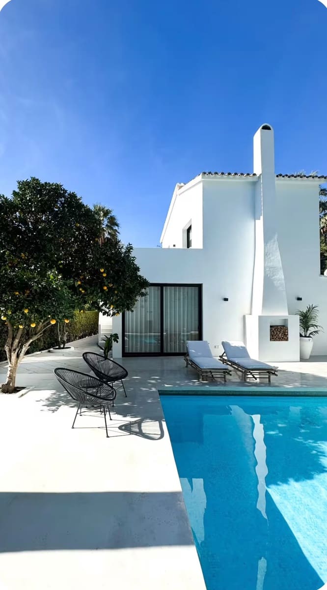 3 bedroom Villa for rent in Marbella with pool - € 10,000 (Ref: 9975064)