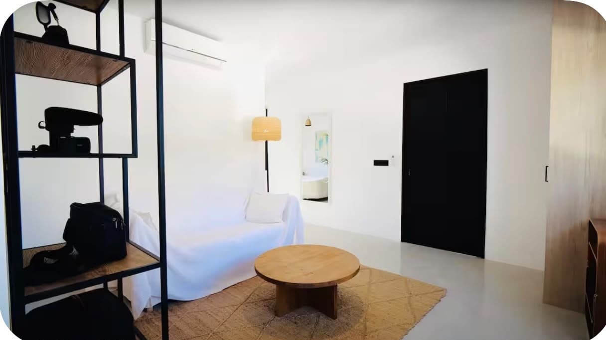3 bedroom Villa for rent in Marbella with pool - € 10,000 (Ref: 9975064)