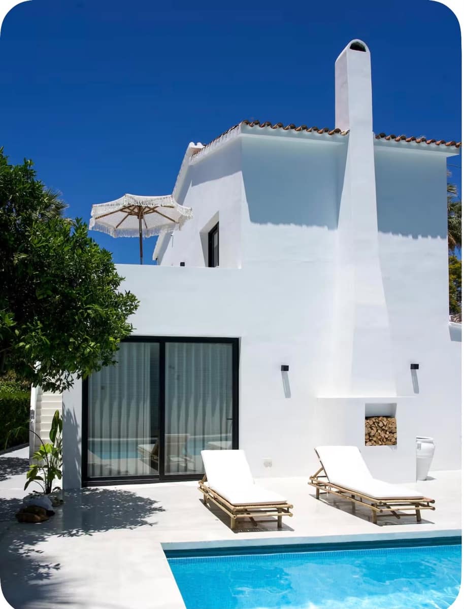 3 bedroom Villa for rent in Marbella with pool - € 10,000 (Ref: 9975064)