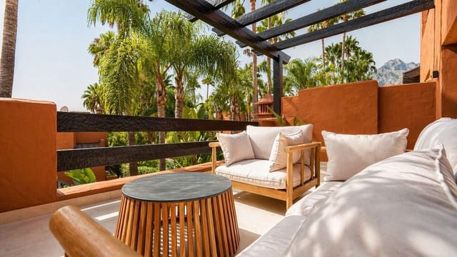 4 soverom Hus til leie i Lomas De Marbella, Marbella med svømmebasseng garasje - € 15 000 (Ref: 9977052)