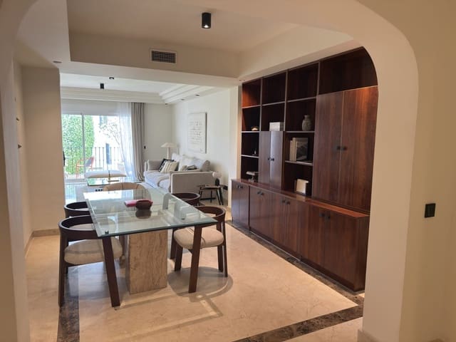3 slaapkamer Appartement te huur in Marbella met zwembad garage - € 4.500 (Ref: 9978552)