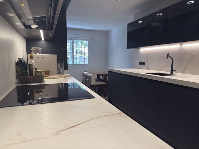 3 slaapkamer Appartement te huur in Marbella met zwembad garage - € 4.500 (Ref: 9978552)