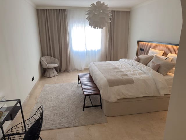3 slaapkamer Appartement te huur in Marbella met zwembad garage - € 4.500 (Ref: 9978552)