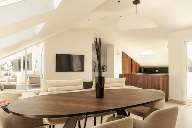 3 bedroom Penthouse for sale in Nueva Andalucia, Marbella with pool - € 1,375,000 (Ref: 9984646)