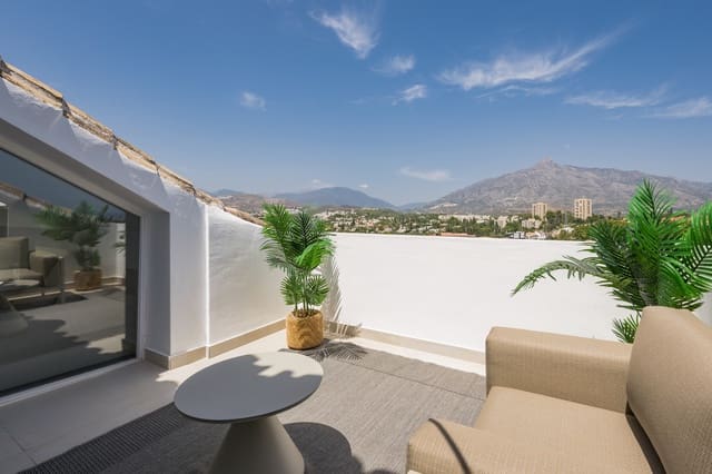 3 makuuhuone Kattohuoneisto myytävänä paikassa Nueva Andalucia, Marbella mukana uima-altaan - 1 375 000 € (Ref: 9984646)