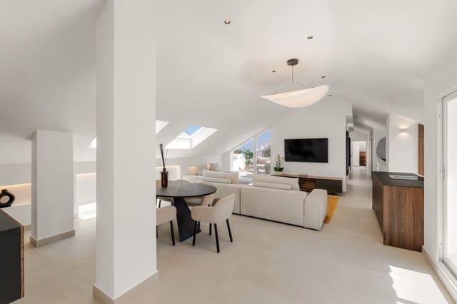 3 makuuhuone Kattohuoneisto myytävänä paikassa Nueva Andalucia, Marbella mukana uima-altaan - 1 375 000 € (Ref: 9984646)