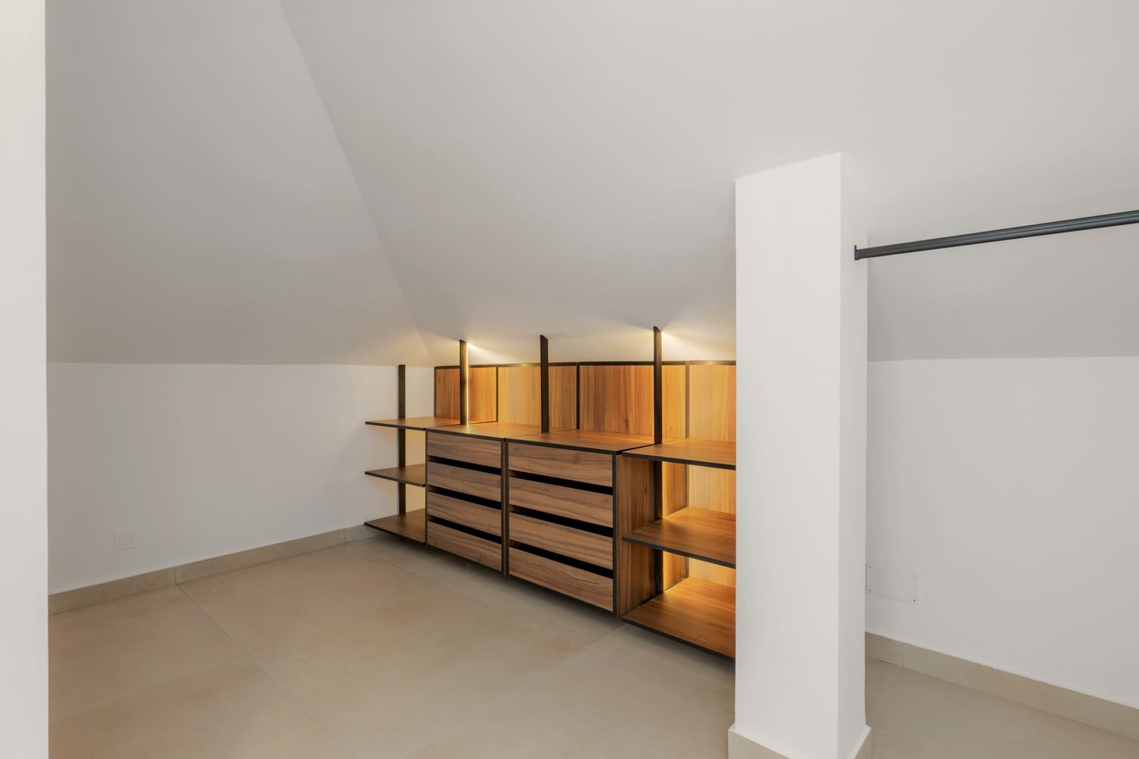 3 bedroom Penthouse for sale in Nueva Andalucia with pool - € 1,375,000 (Ref: 9984646)