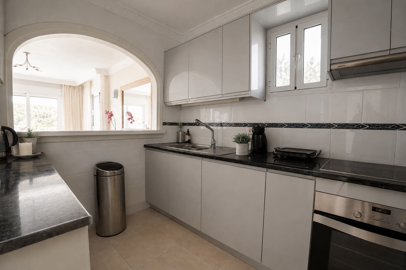 3 bedroom Apartment for sale in Marbella with pool garage - € 775,000 (Ref: 9998559)