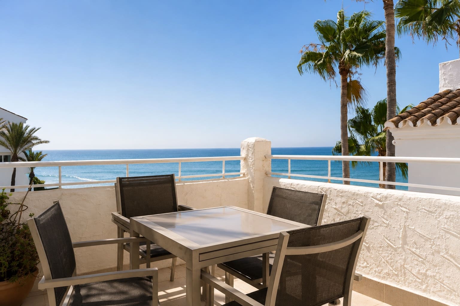 3 bedroom Apartment for sale in Marbella with pool garage - € 775,000 (Ref: 9998559)