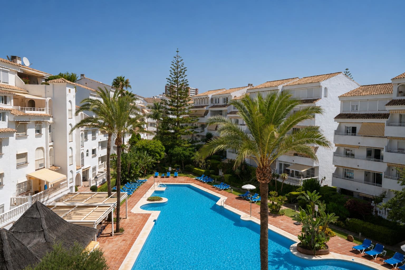 3 bedroom Apartment for sale in Marbella with pool garage - € 775,000 (Ref: 9998559)
