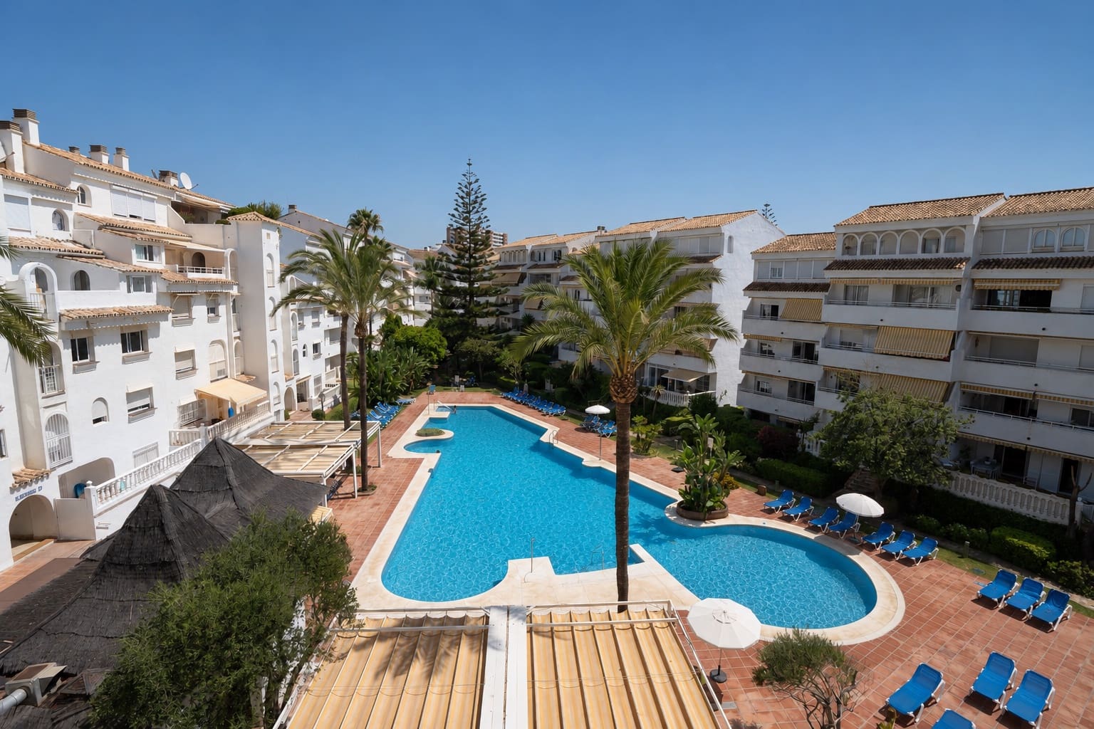 3 bedroom Apartment for sale in Marbella with pool garage - € 775,000 (Ref: 9998559)