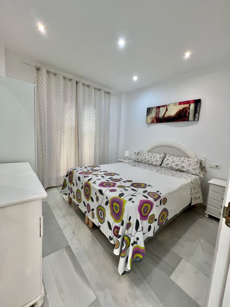 2 Zimmer Apartment zu vermieten in Puerto Banus mit Pool Garage - 2.500 € (Ref: 9998560)
