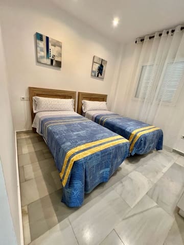 2 Zimmer Apartment zu vermieten in Puerto Banus, Marbella mit Pool Garage - 2.500 € (Ref: 9998560)