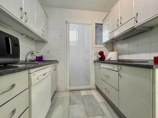 2 Zimmer Apartment zu vermieten in Puerto Banus, Marbella mit Pool Garage - 2.500 € (Ref: 9998560)