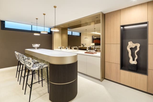 6 sypialnia Willa na sprzedaż w Marbella z garażem - 4 950 000 € (Ref: 9998561)