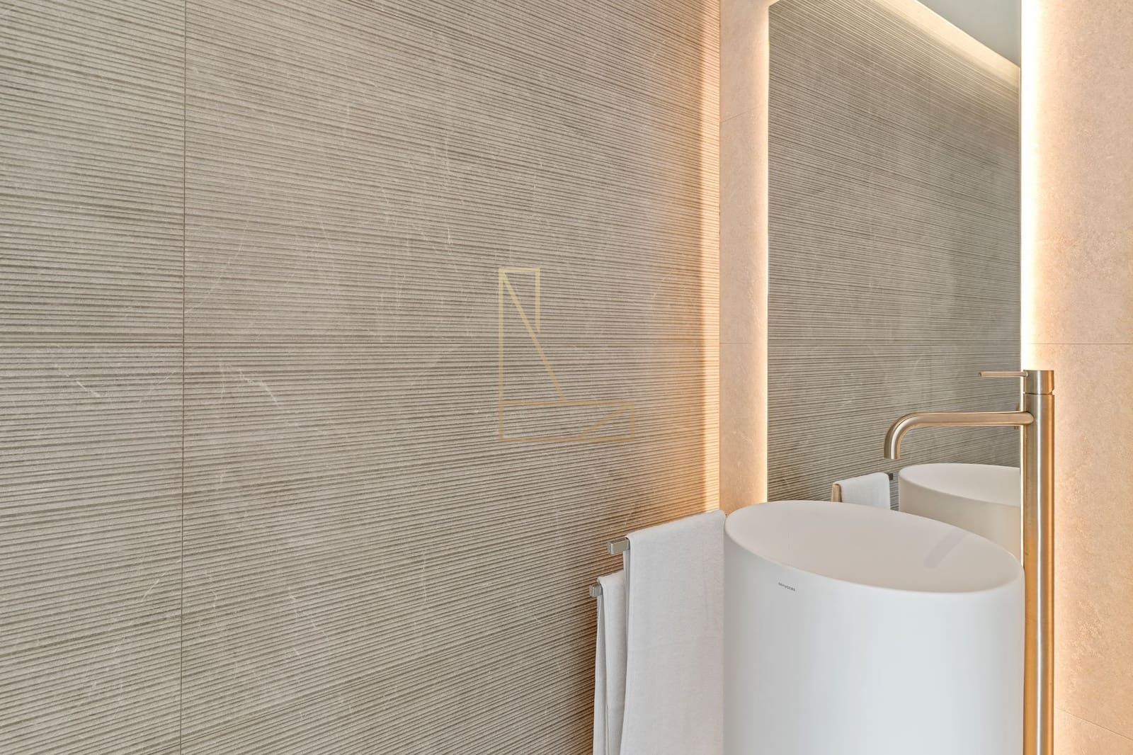 3 bedroom Villa for sale in Cumbre del Sol with pool garage - € 1,600,850 (Ref: 7670614)