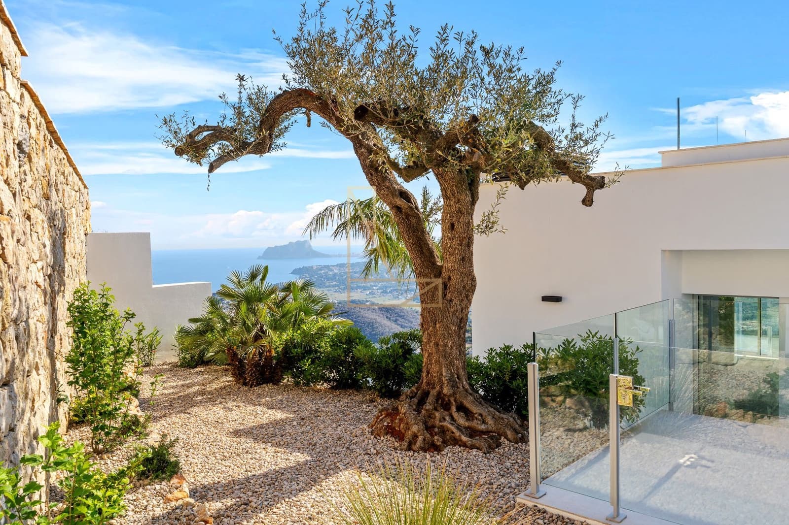 3 bedroom Villa for sale in Cumbre del Sol with pool garage - € 1,600,850 (Ref: 7670614)