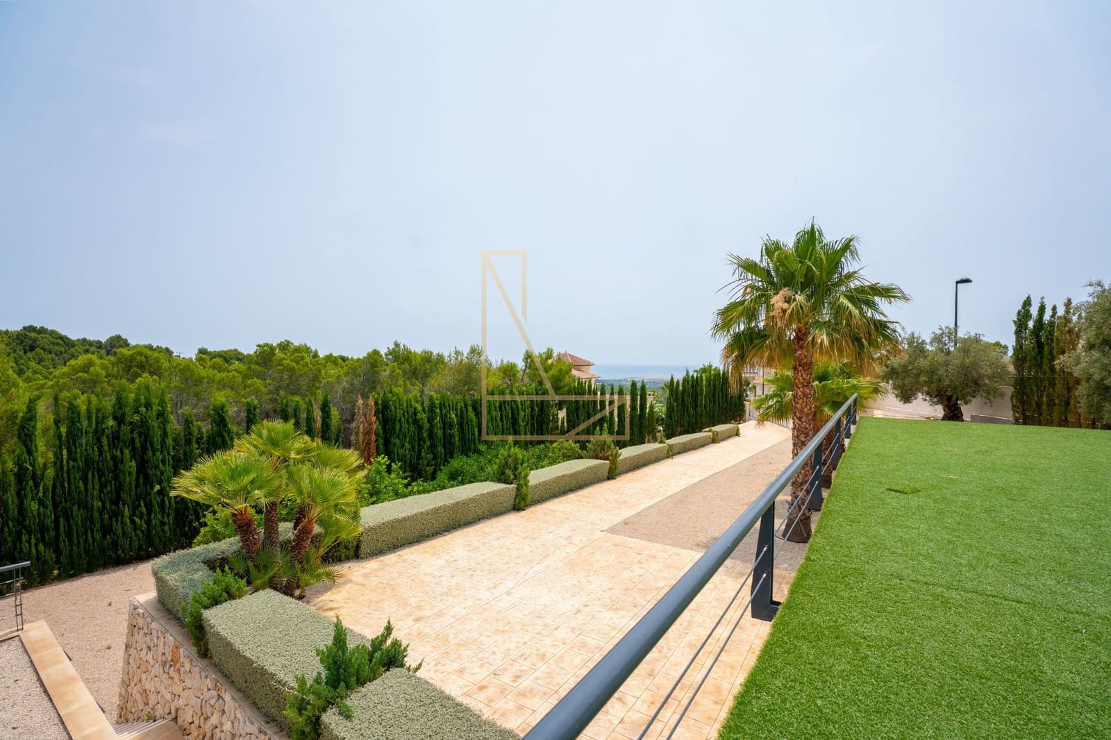 5 bedroom Villa for sale in Altea with pool garage - € 1,100,000 (Ref: 7670623)