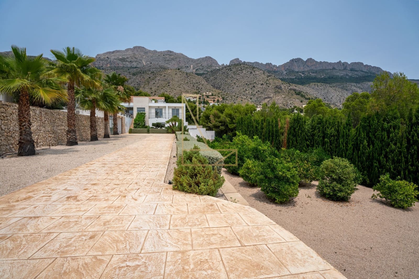 5 bedroom Villa for sale in Altea with pool garage - € 1,100,000 (Ref: 7670623)