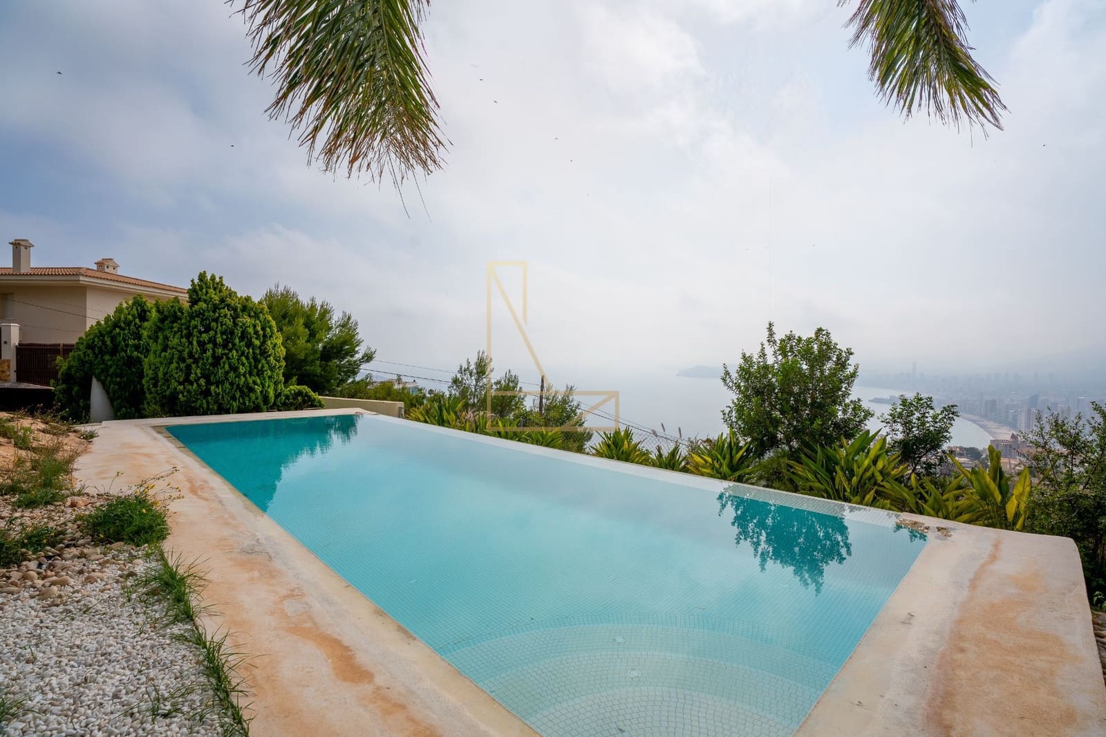 4 soverom Villa til salgs i Benidorm med svømmebasseng garasje - € 4 500 000 (Ref: 7670628)