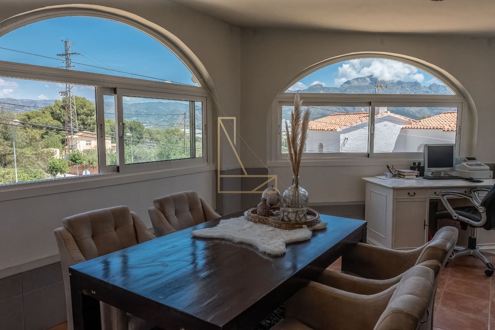 Chalet de 4 habitaciones en La Nucia en venta con garaje - 395.000 € (Ref: 7731829)