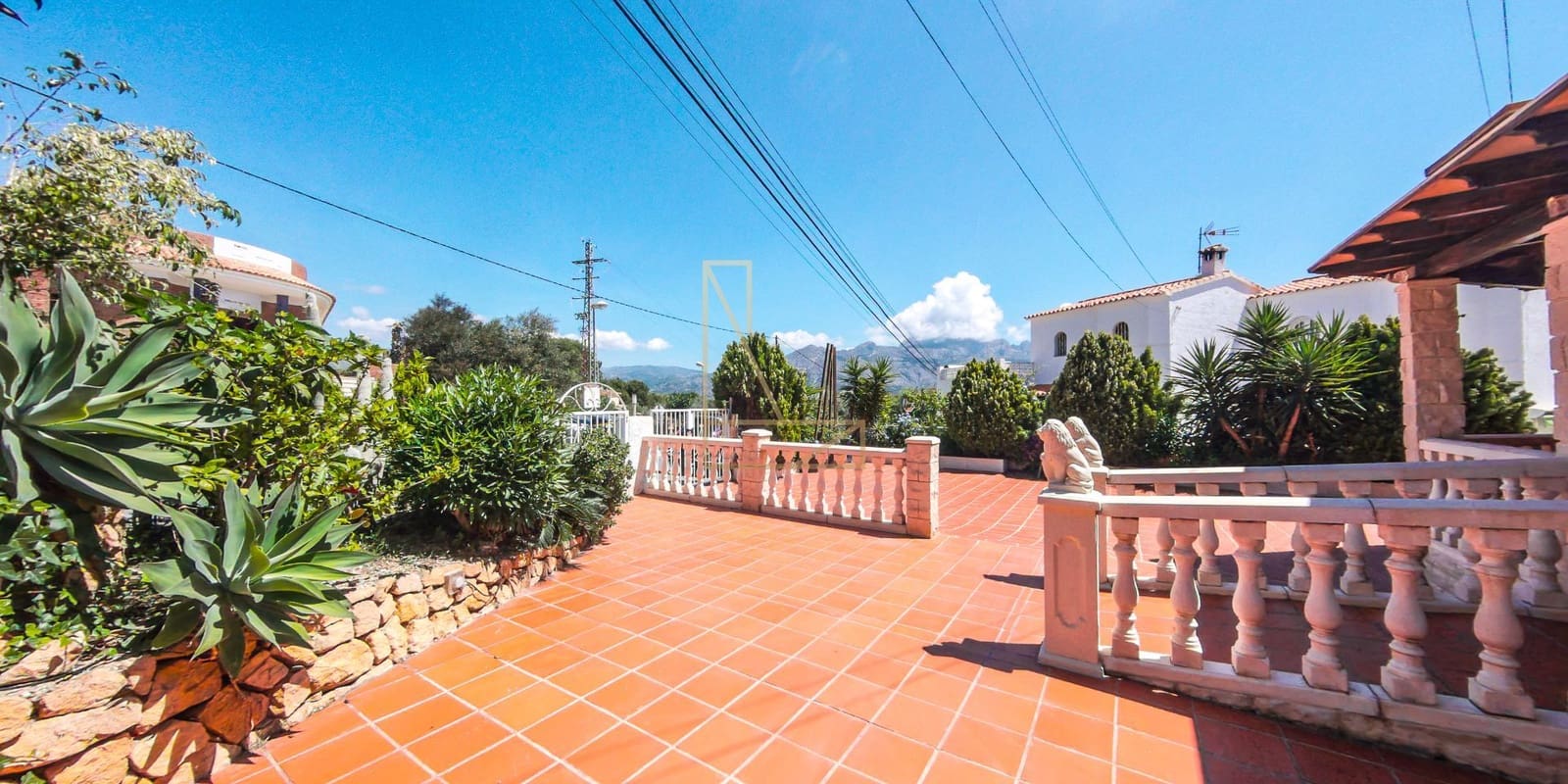 Chalet de 4 habitaciones en La Nucia en venta con garaje - 395.000 € (Ref: 7731829)