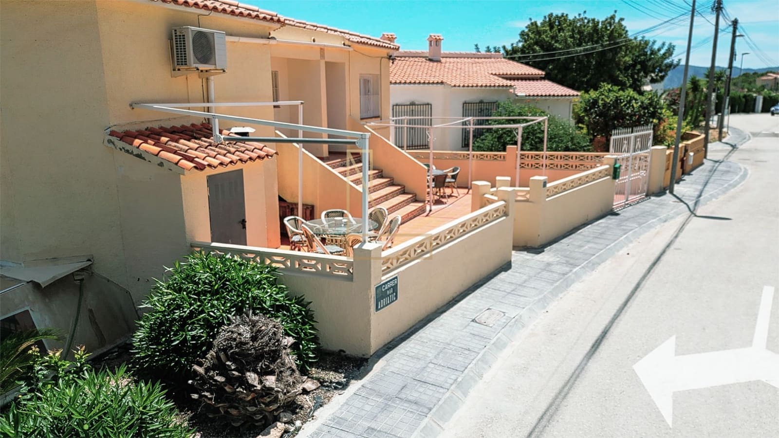 Chalet de 4 habitaciones en La Nucia en venta con garaje - 395.000 € (Ref: 7731829)