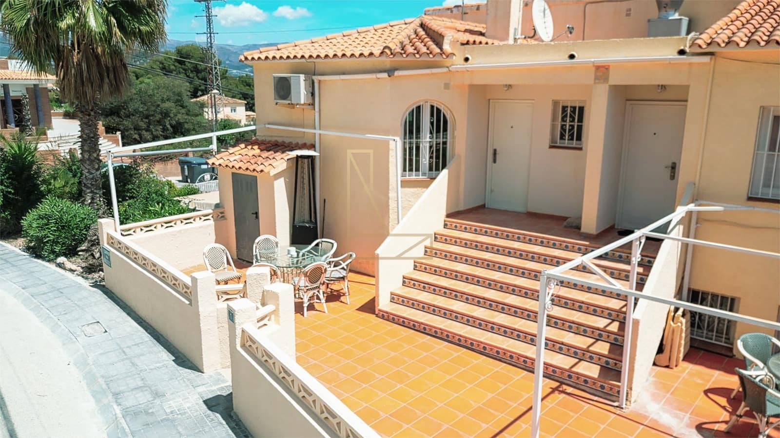 Chalet de 4 habitaciones en La Nucia en venta con garaje - 395.000 € (Ref: 7731829)