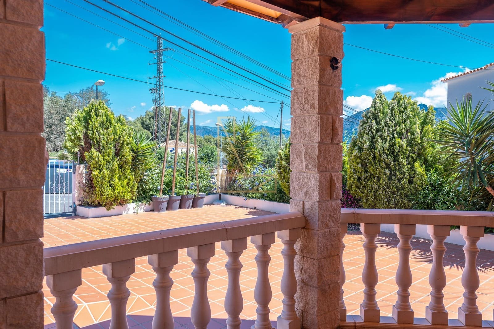 Chalet de 4 habitaciones en La Nucia en venta con garaje - 395.000 € (Ref: 7731829)