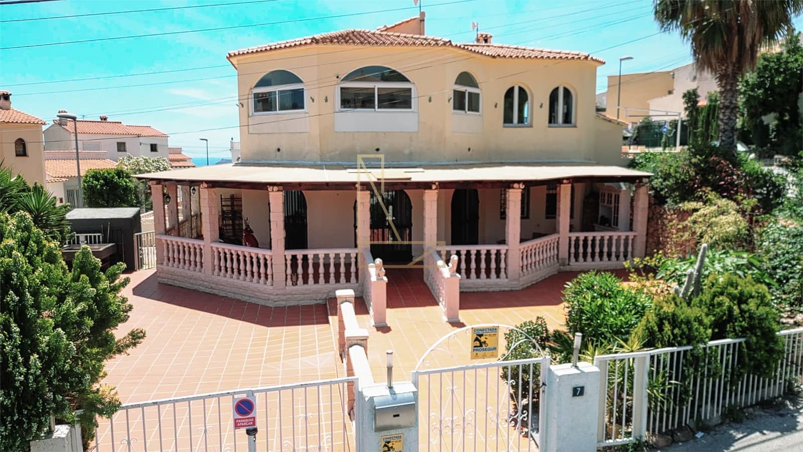 Chalet de 4 habitaciones en La Nucia en venta con garaje - 395.000 € (Ref: 7731829)