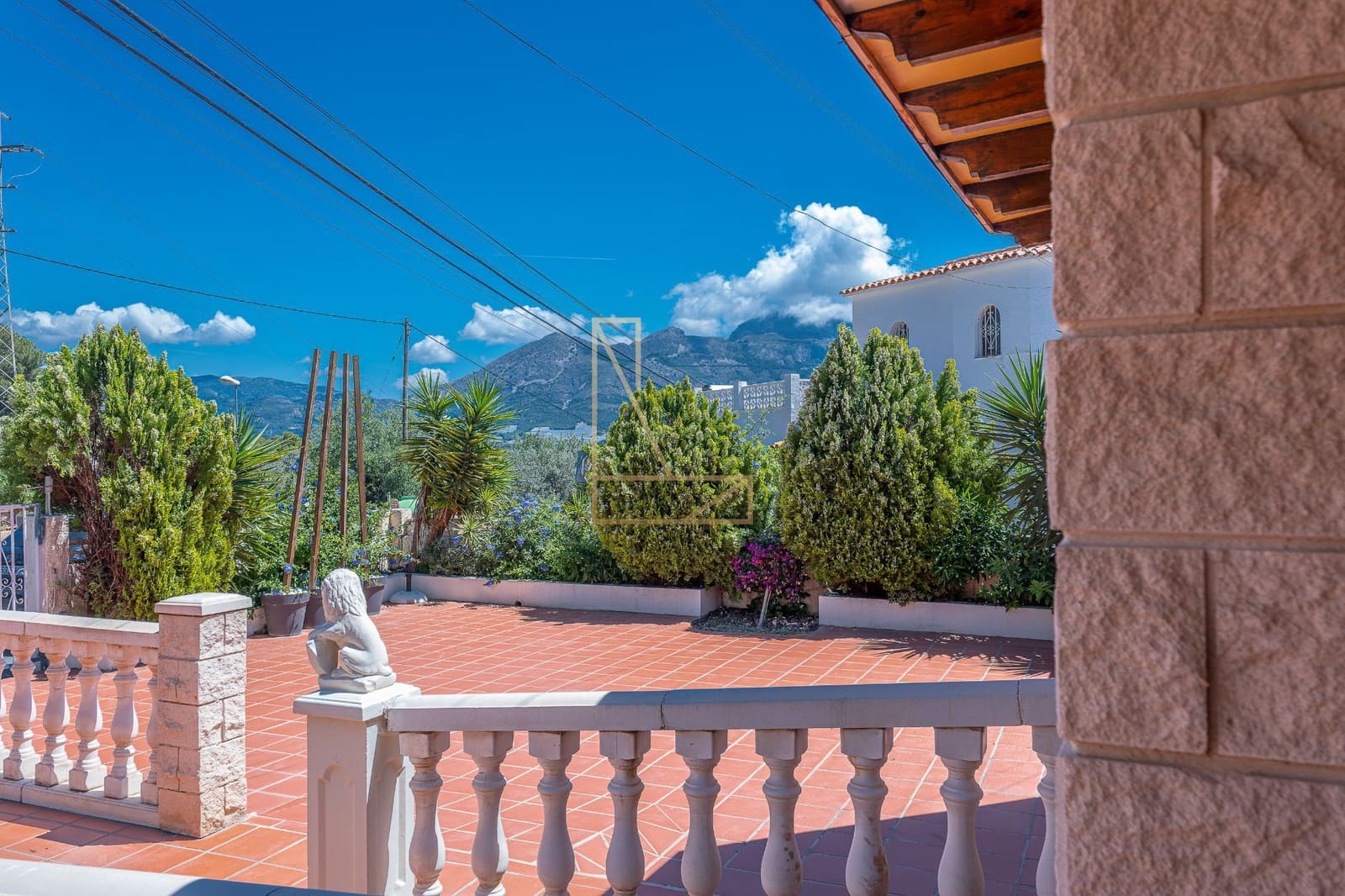 Chalet de 4 habitaciones en La Nucia en venta con garaje - 395.000 € (Ref: 7731829)