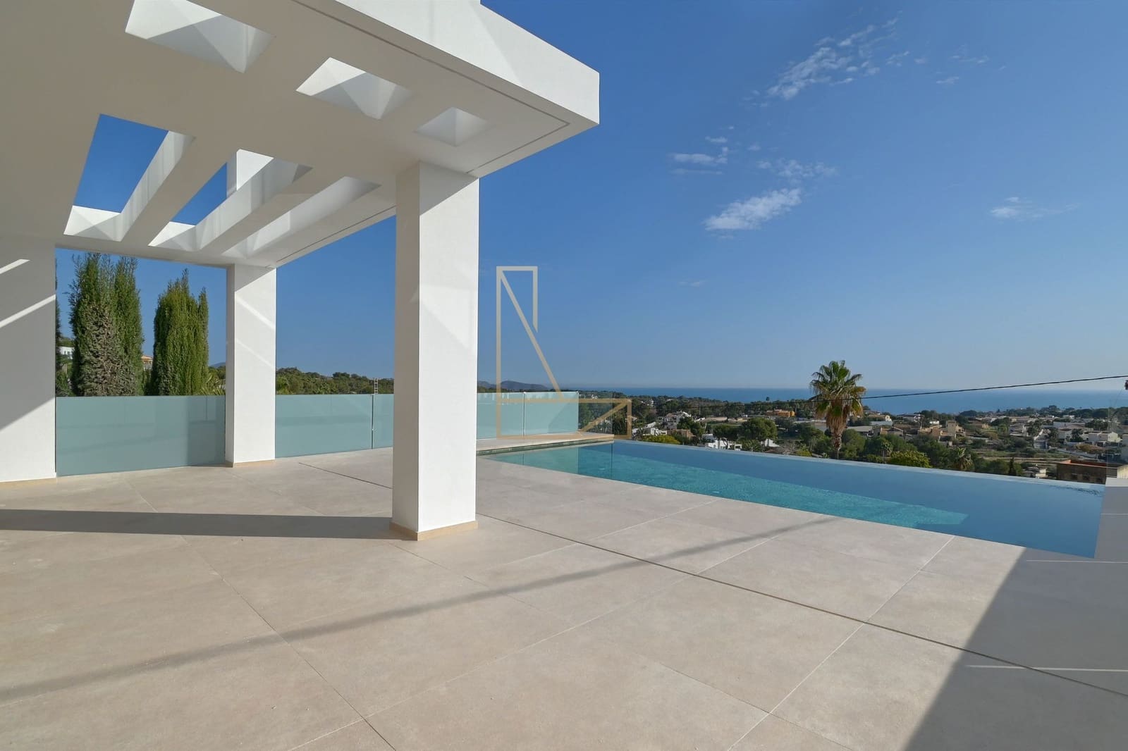 Chalet de 4 habitaciones en Calpe / Calp en venta con piscina garaje - 1.985.000 € (Ref: 8059678)