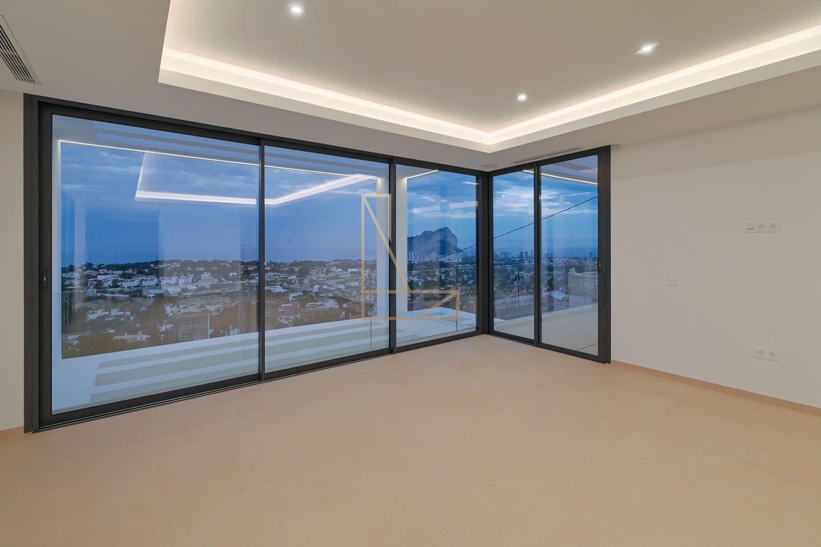 Chalet de 4 habitaciones en Calpe / Calp en venta con piscina garaje - 1.985.000 € (Ref: 8059678)