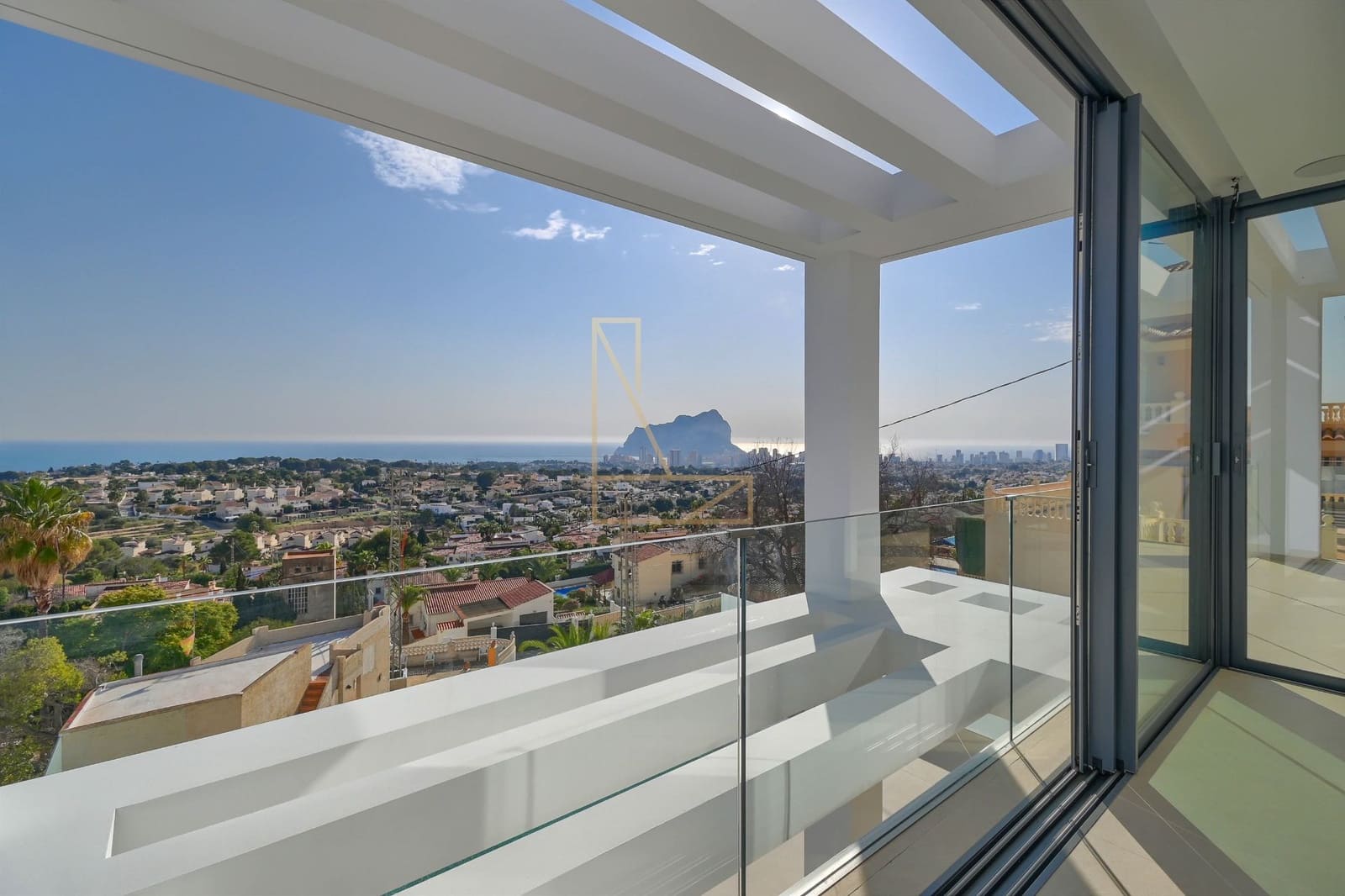 Chalet de 4 habitaciones en Calpe / Calp en venta con piscina garaje - 1.985.000 € (Ref: 8059678)