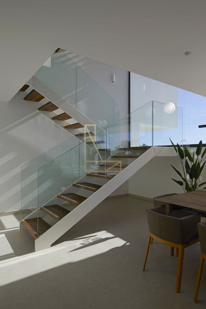 4 bedroom Villa for sale in Altea with pool garage - € 2,135,000 (Ref: 8255470)