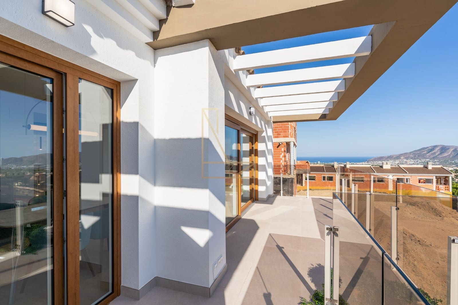 4 soveværelse Semi-Rækkehus til salg i La Nucia med swimmingpool garage - € 427.000 (Ref: 8590314)