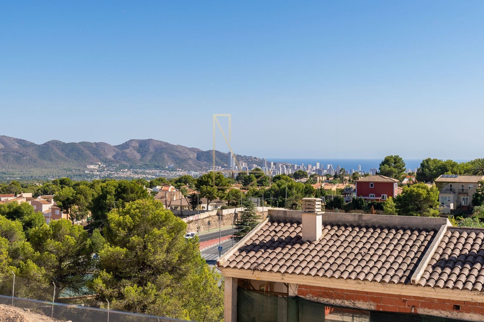 4 soveværelse Semi-Rækkehus til salg i La Nucia med swimmingpool garage - € 427.000 (Ref: 8590314)