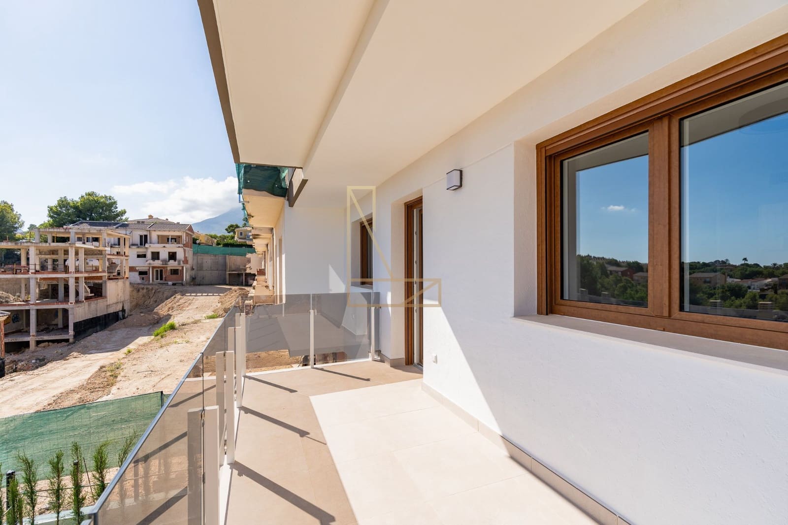 4 soveværelse Semi-Rækkehus til salg i La Nucia med swimmingpool garage - € 427.000 (Ref: 8590314)