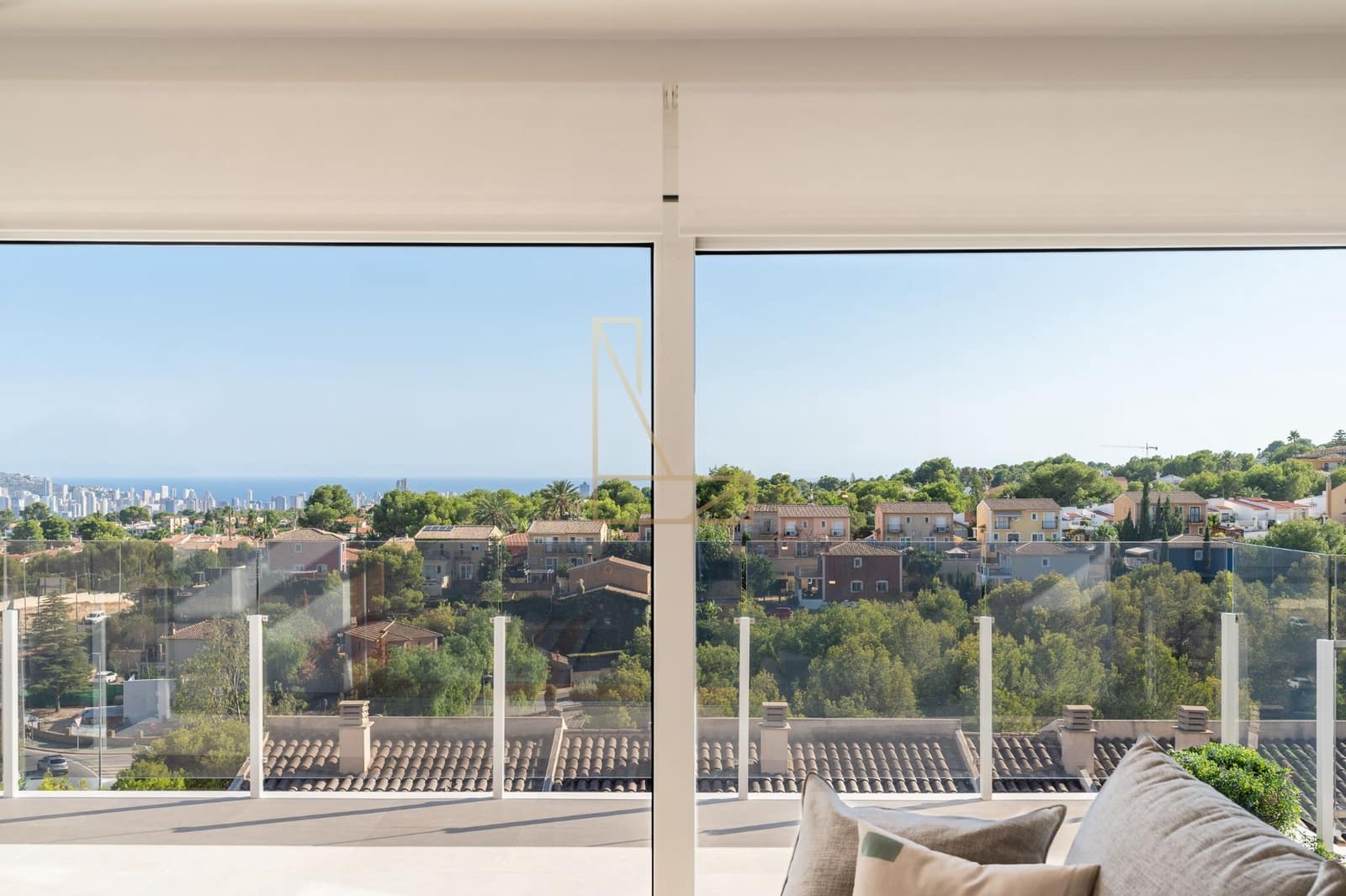 4 soveværelse Semi-Rækkehus til salg i La Nucia med swimmingpool garage - € 427.000 (Ref: 8590314)