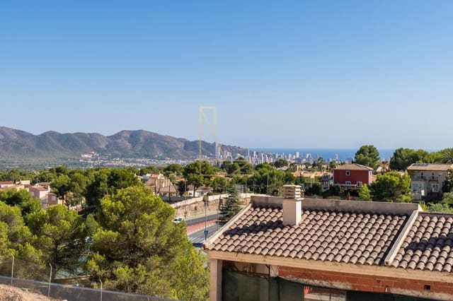 4 soverom Kjedet enebolig til salgs i La Nucia med svømmebasseng garasje - € 427 000 (Ref: 8590314)