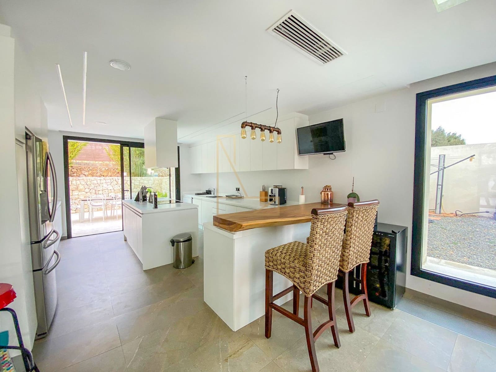 3 bedroom Villa for sale in Polop with pool garage - € 845,000 (Ref: 8601244)