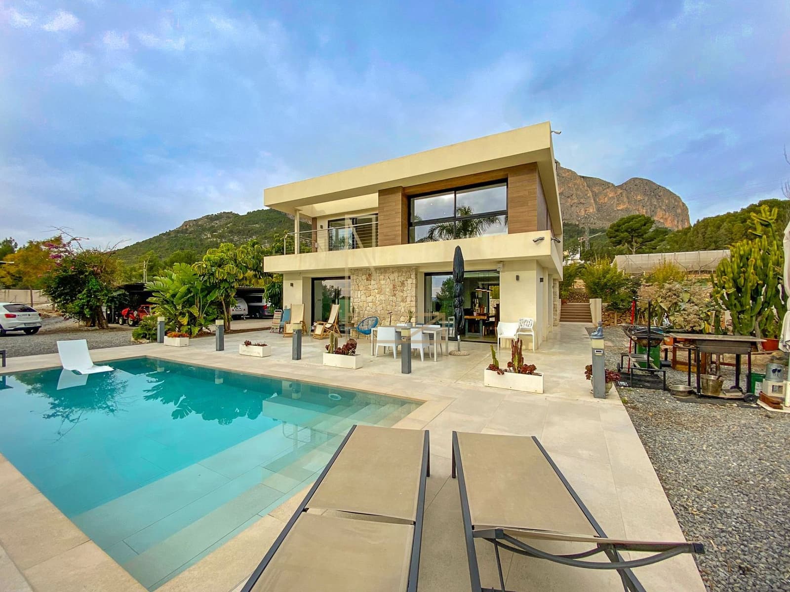 3 bedroom Villa for sale in Polop with pool garage - € 845,000 (Ref: 8601244)