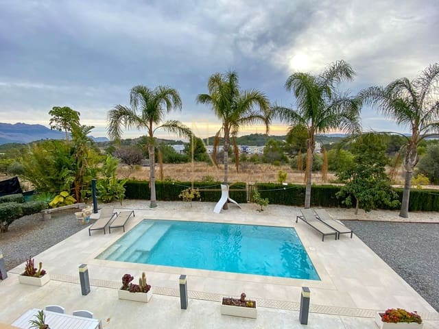 3 soverom Villa til salgs i Polop med svømmebasseng garasje - € 845 000 (Ref: 8601244)