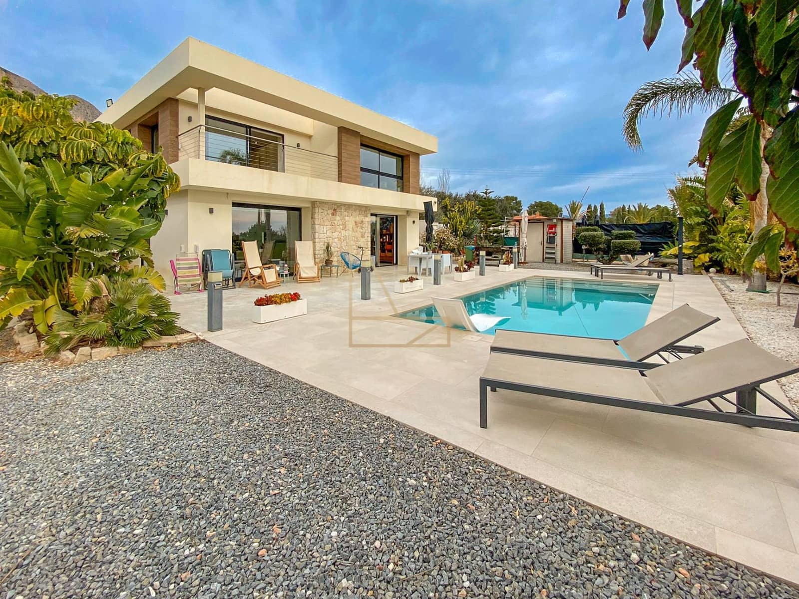 3 bedroom Villa for sale in Polop with pool garage - € 845,000 (Ref: 8601244)