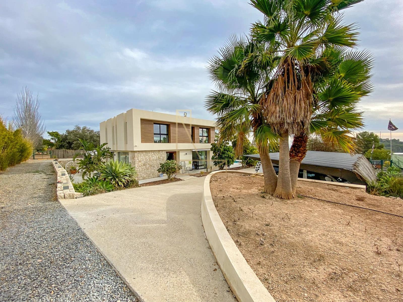 3 bedroom Villa for sale in Polop with pool garage - € 845,000 (Ref: 8601244)