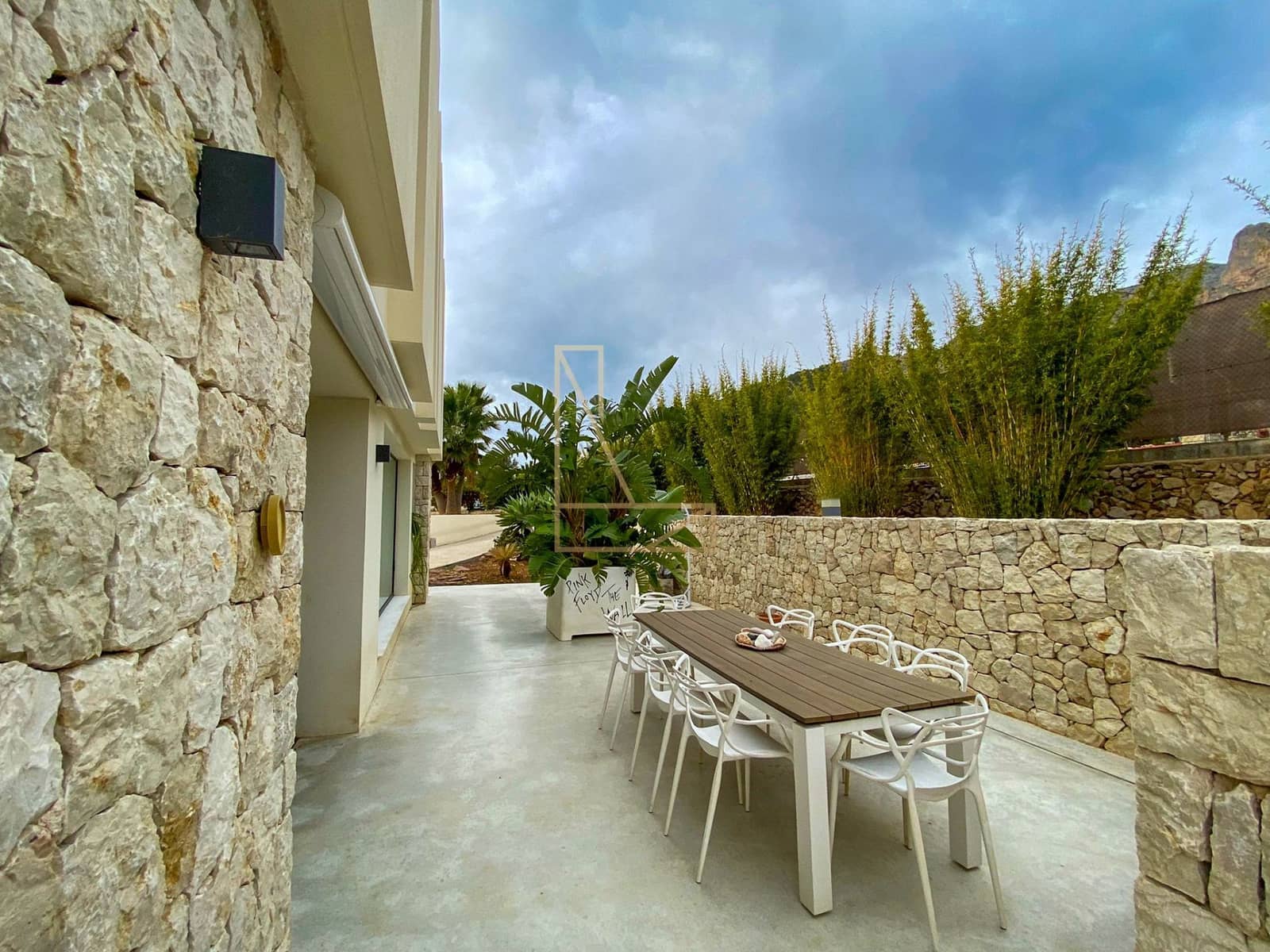 3 bedroom Villa for sale in Polop with pool garage - € 845,000 (Ref: 8601244)