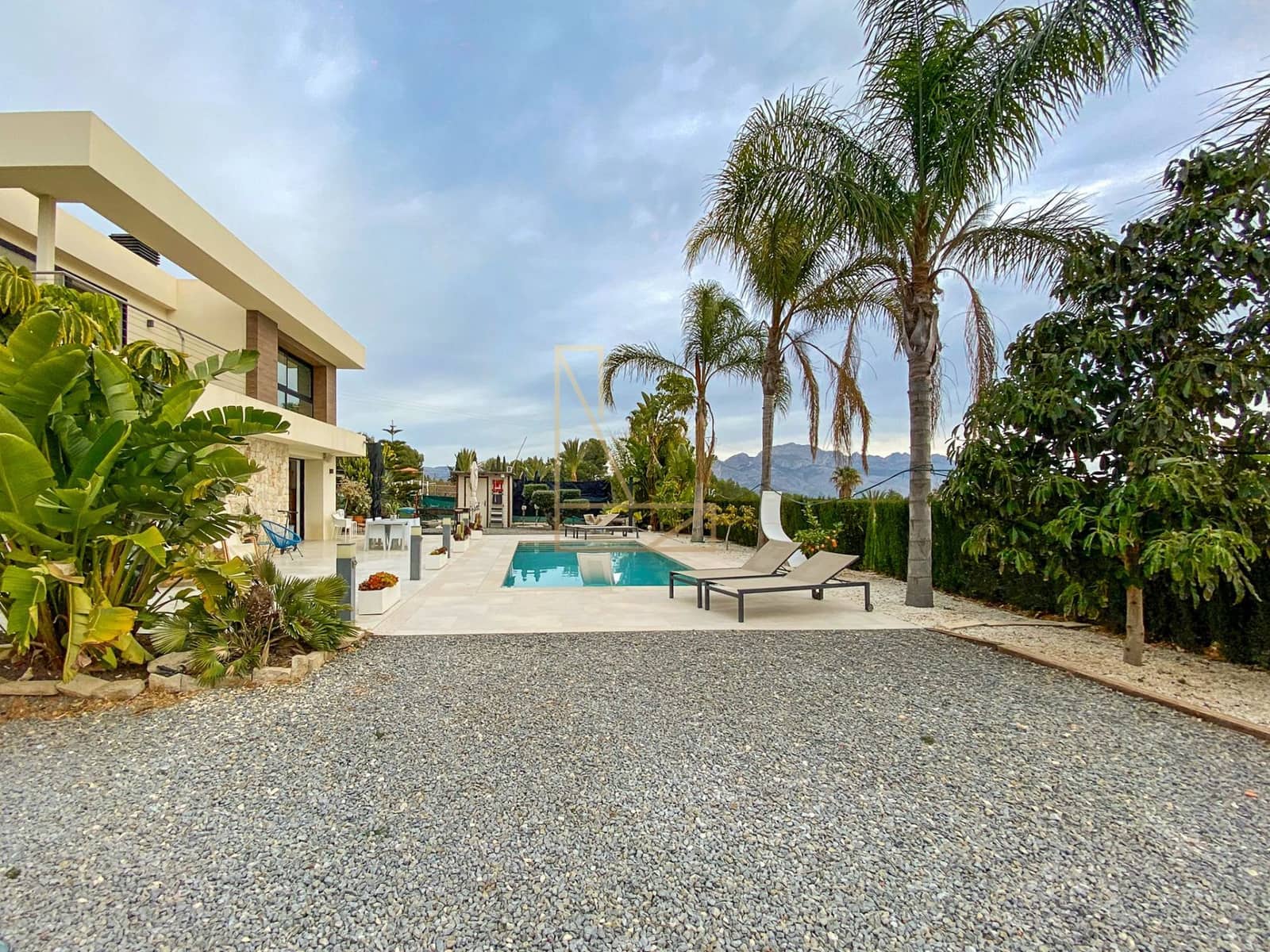 3 bedroom Villa for sale in Polop with pool garage - € 845,000 (Ref: 8601244)