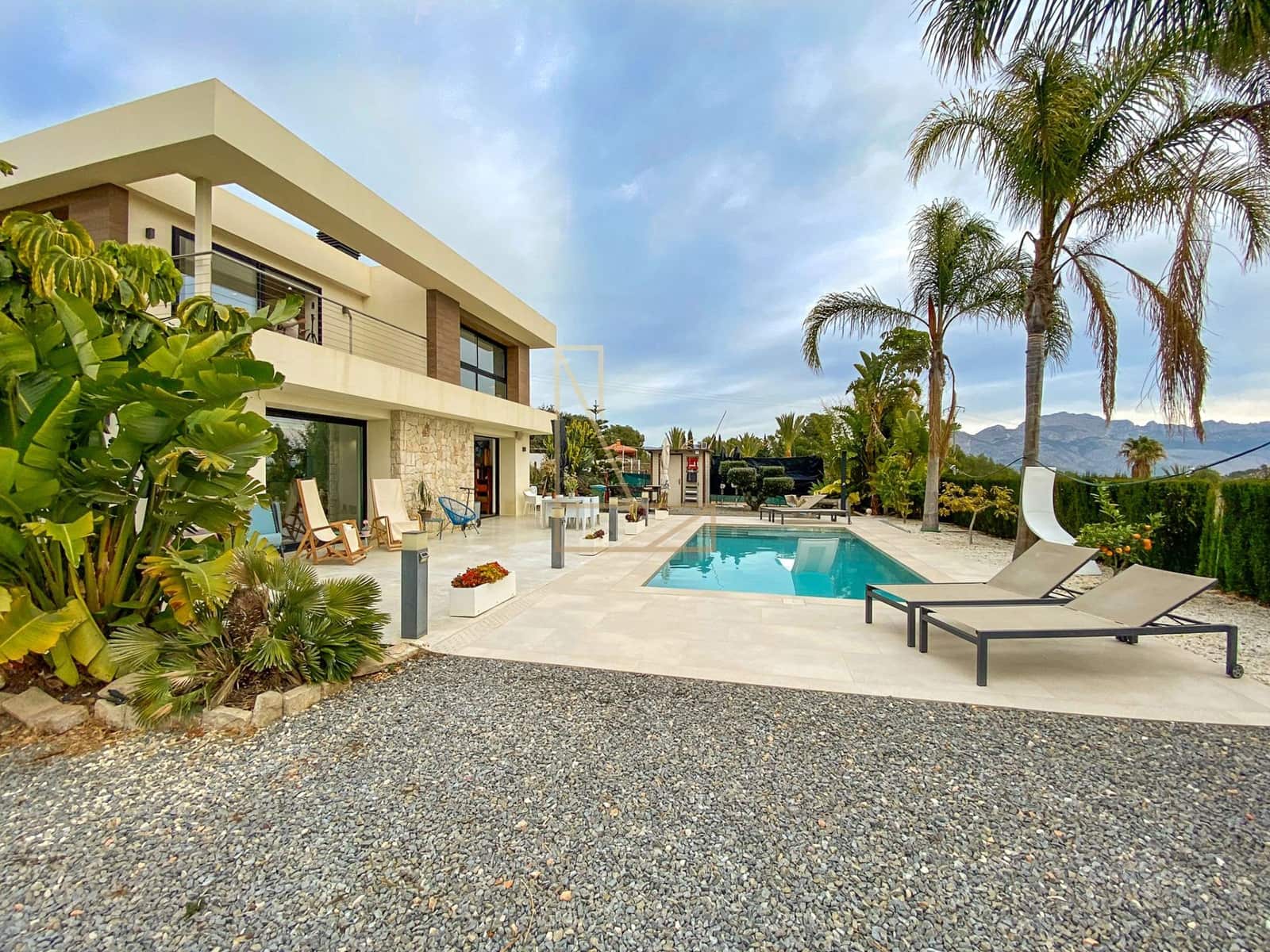 3 bedroom Villa for sale in Polop with pool garage - € 845,000 (Ref: 8601244)